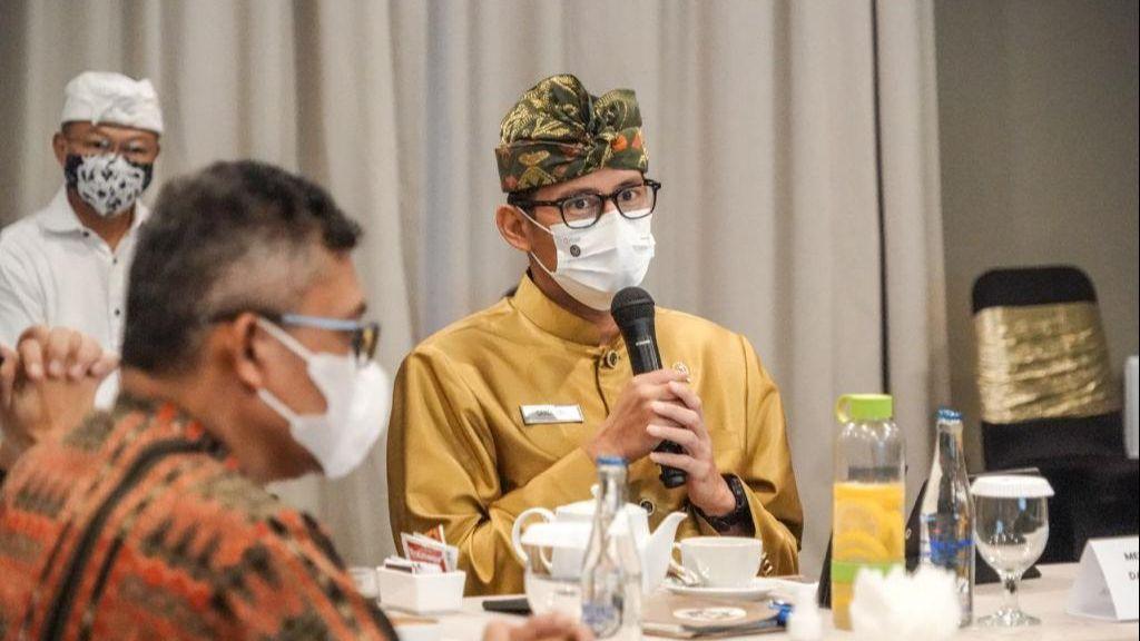 Menprekraf Serap Aspirasi Tokoh Masyarakat Adat Terkait Upaya Pemulihan Pariwisata di Kuta