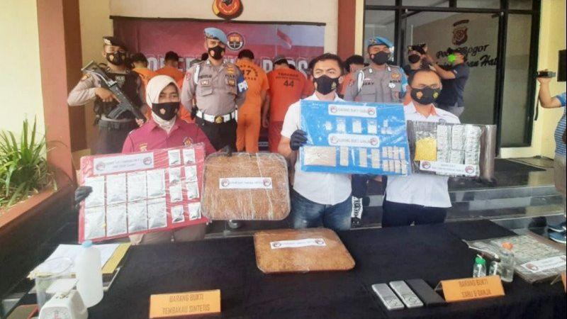 3 Pemuda Bogor Bisnis Tembakau Sintetis, 2 Bulan Raup Rp20 Juta, Cara Edarkannya Bikin Heran