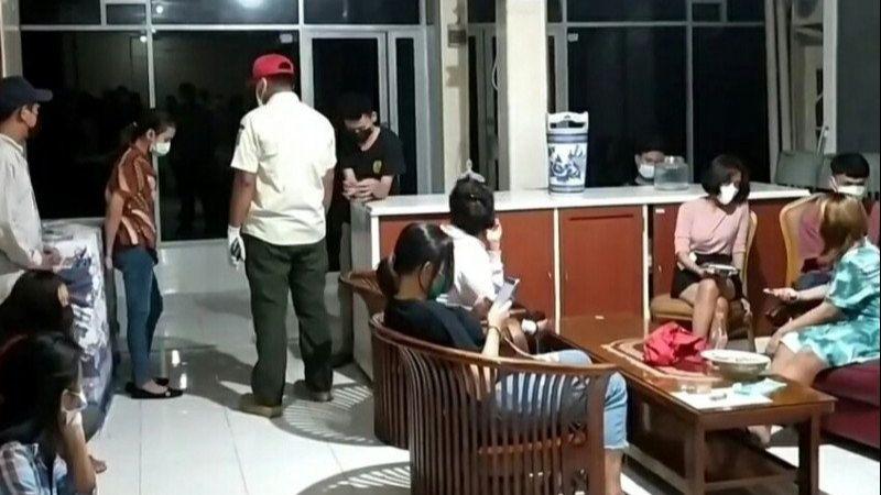Grebek Kos-kosan Mesum di Jakarta, Satpol PP Temukan Kondom Berserakan