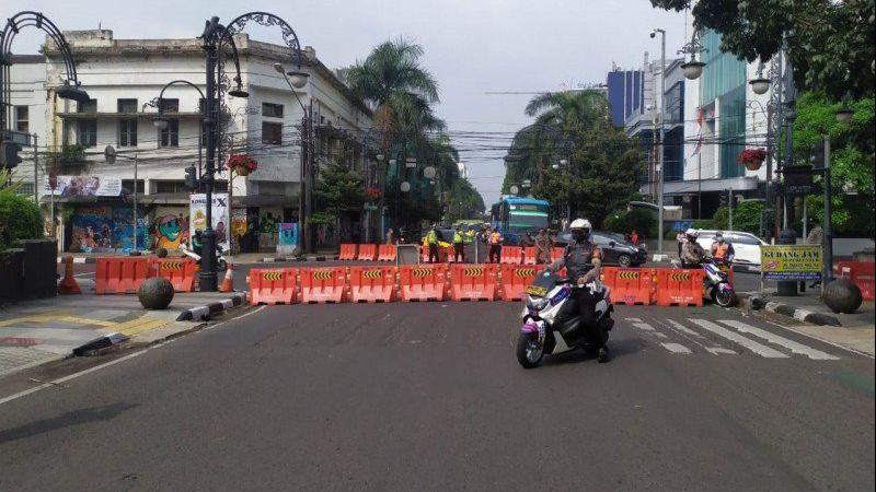 Penutupan Sejumlah Ruas Jalan di Bandung Ternyata Imbas dari Masyarakat yang Nekat Mudik