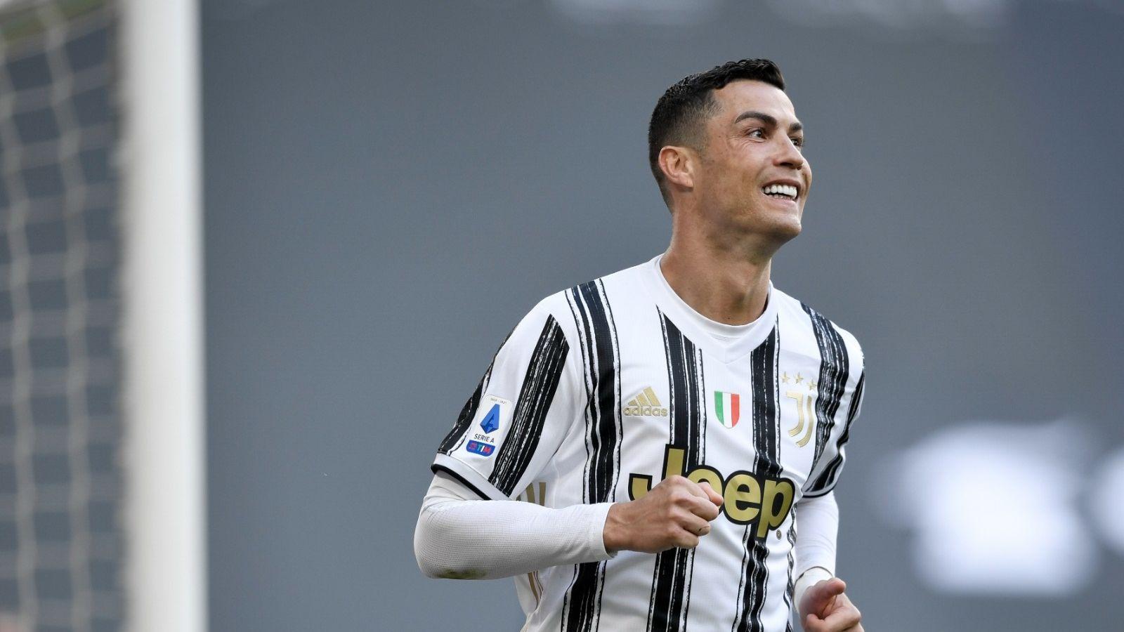 Ronaldo Jadi Manusia Pertama di Bumi yang Miliki 300 Juta Followers di Instagram