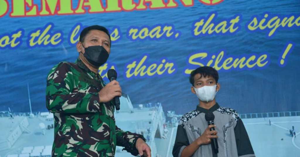 TNI AL Puji Ketangguhan Mental Remaja yang Ditemukan Terapung di Tengah Laut