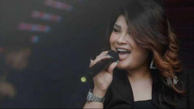 Jebolan Indonesian Idol Keturunan Palestina Ini Pindah Agama ke Kristen, Berawal dari Sosok Pria Tampan Bercahaya di Sudut Kamar Usai Shalat Tahajud
