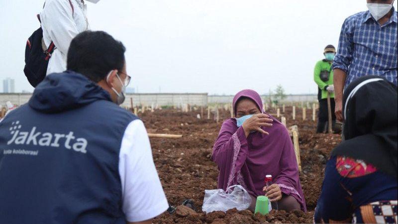 Anies Rasakan Sedih Luar Biasa Saat Antar Saudaranya Dimakamkan karena COVID-19