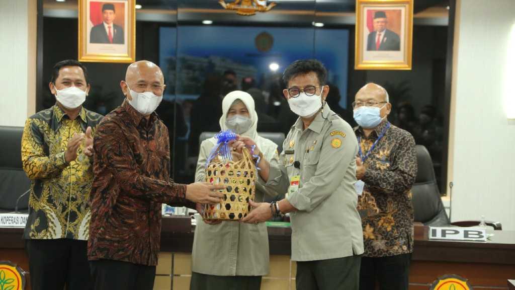 Kementan, Kemenkop-UKM, dan IPB Sepakati Pengembangan Pertanian Berbasis Korporasi