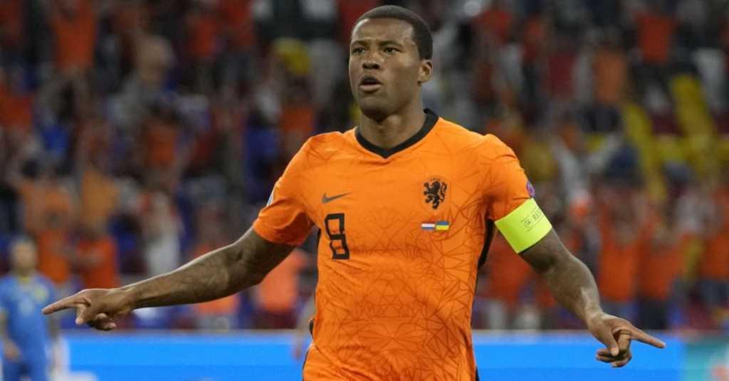 Wijnaldum Minta UEFA Ambil Tindakan Lebih Tegas Terhadap Rasilalisme