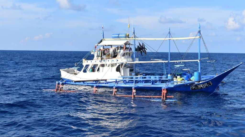 Sempat Jatuhkan Barang Bukti ke Laut, KKP Amankan Kapal Ilegal Fishing Asal Malaysia dan Filipina