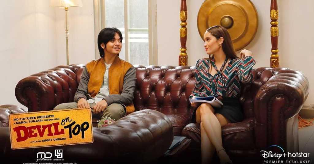 Cinta Laura dan Angga Yunanda Akan Berbagi Kisah Romantis di 'Devil on Top'