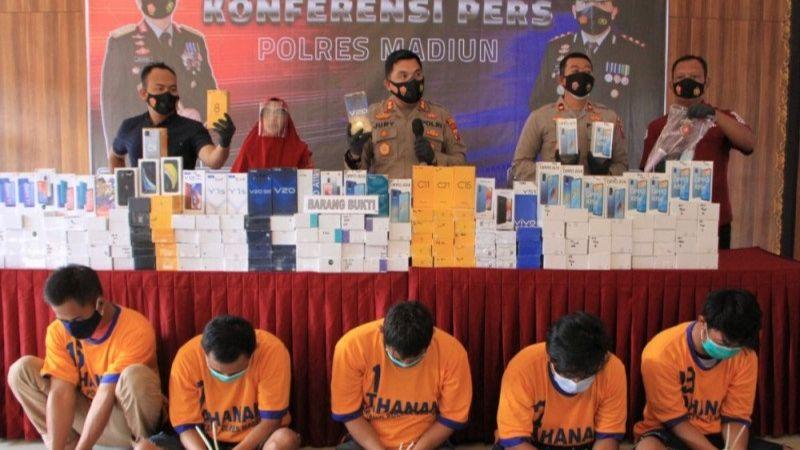 Komplotan Pencuri Ratusan HP Terciduk, Bogor dan Surabaya Jadi Lokasi Jual Barang Curian