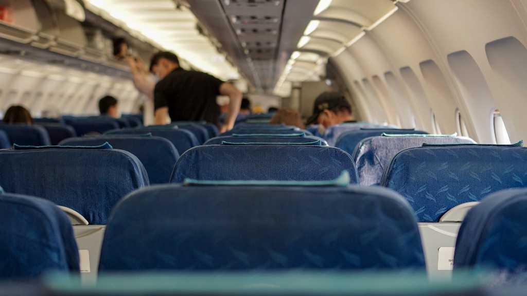 Naik Pesawat Sewaan, Satu Keluarga dengan COVID-19 Varian Delta Terbang dari Indonesia ke Australia