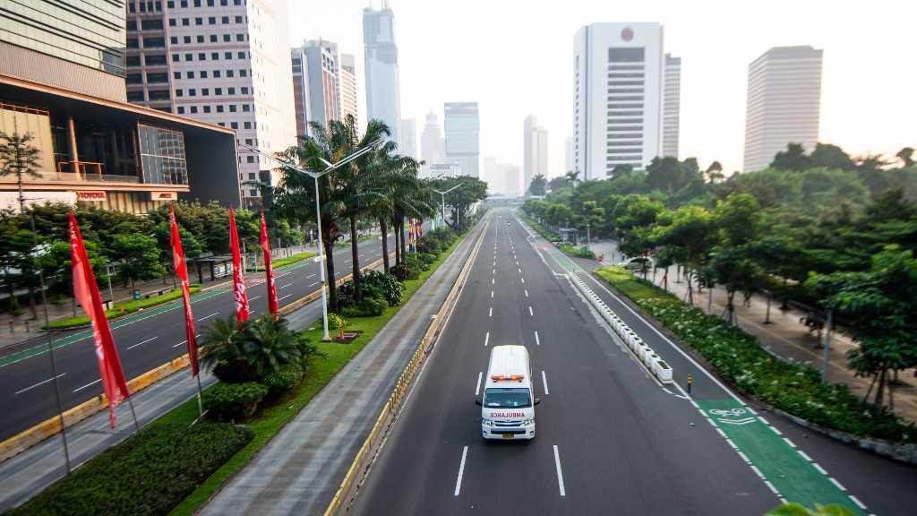 Foto-foto Hari Pertama PPKM Darurat di Jakarta, Lengangnya Jalanan Ibu Kota