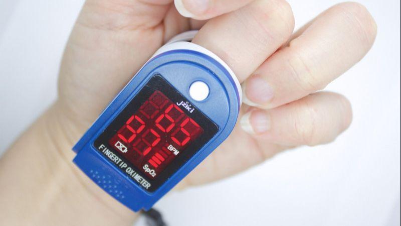 Jangan Salah, Begini Cara Pakai Oximeter yang Benar saat Isolasi Mandiri