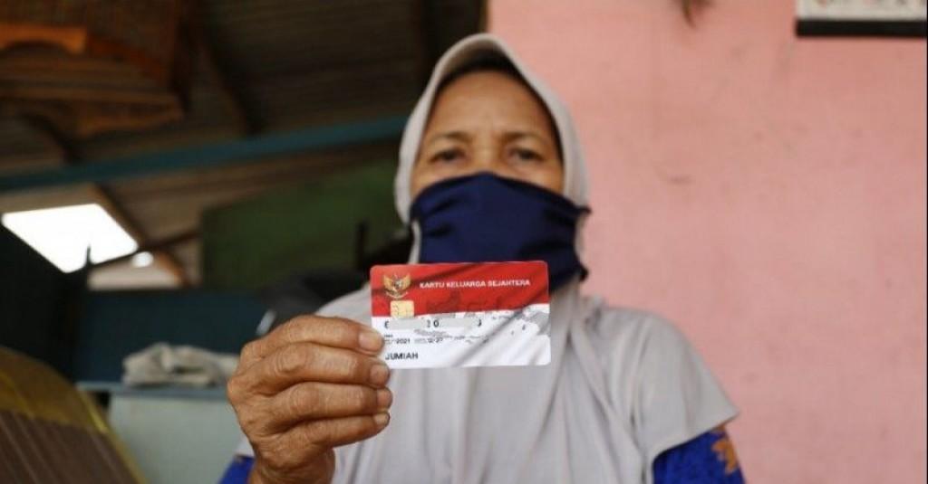 Ayo Cek Rekening, Pemerintah Mulai Salurkan Dana Bansos untuk 10 Juta Keluarga Indonesia
