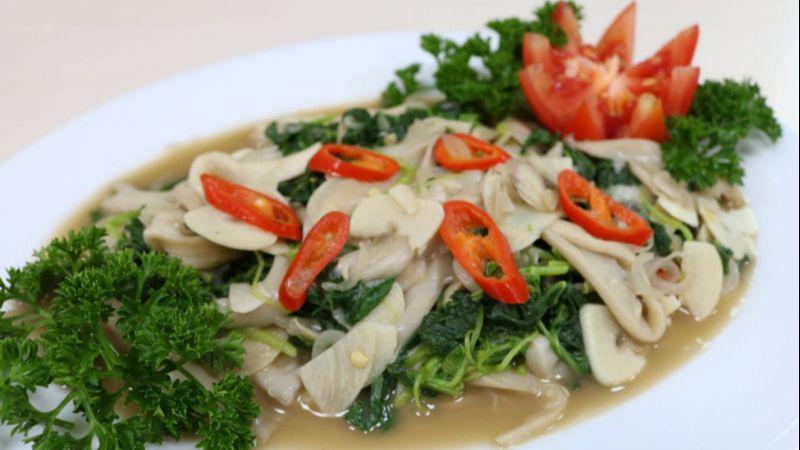 Ayo Konsumsi Makanan Sehat, Ini Resep Cah Jamur Bayam
