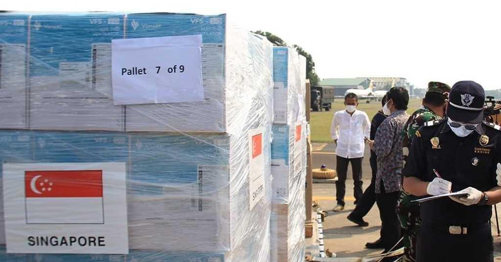 Bea Cukai Fasilitasi Hibah Ventilator dan Tabung Oksigen dari Singapura