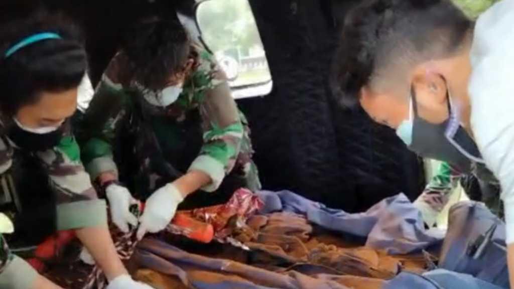 Detik-detik Prajurit TNI Berhasil Evakuasi 2 Jenazah Teroris MIT Poso di Jurang Sedalam 50 M