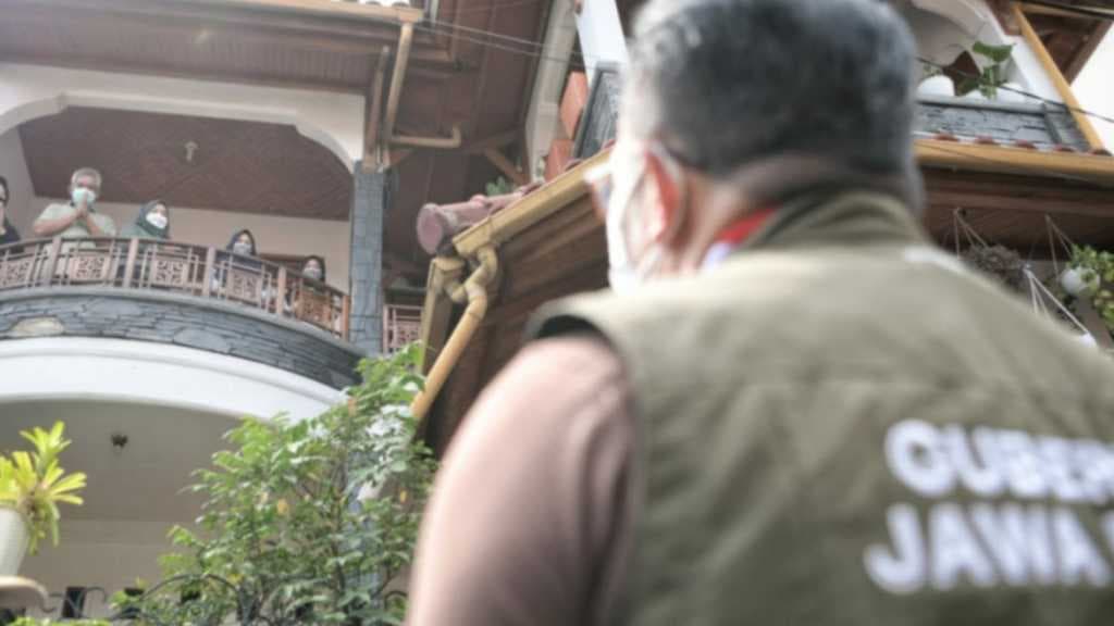 Ratusan Pasien COVID-19 di Jawa Barat Meninggal saat Isolasi Mandiri di Rumah