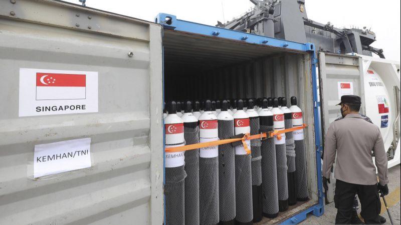 Patut Bersyukur, Indonesia Dapat Bantuan Vaksin, Tabung Oksigen, Alkes dari Dua Negara Sahabat