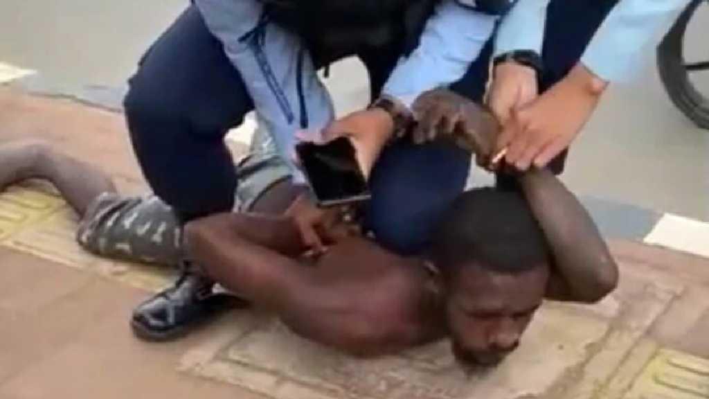 Media Asing Soroti Tindakan Oknum TNI AU Injak Kepala Warga Disabilitas di Papua