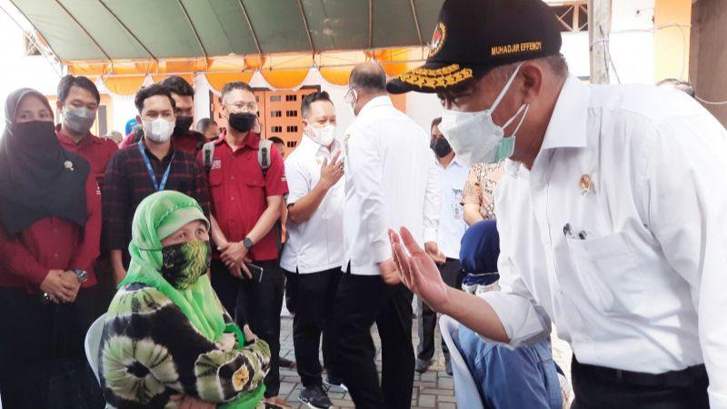 Menko PMK Kritik Penyaluran Bansos Akibatkan Kerumunan di Kantor Pos