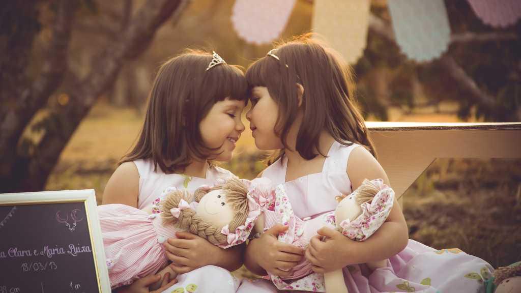 Sudah Tahu Belum? Ini Deretan Alasan Anak-anak Perlu Bermain dengan Boneka