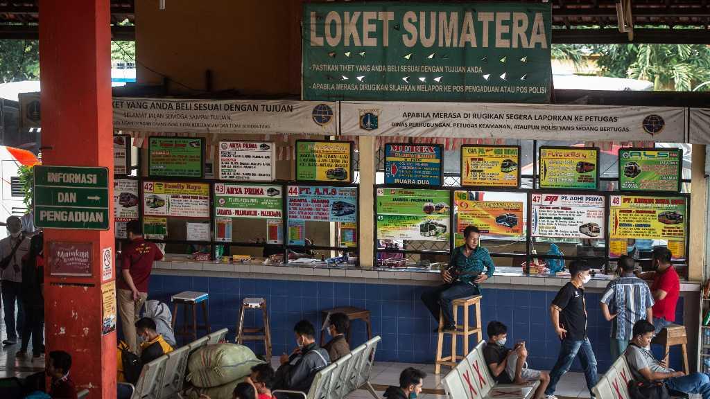Penumpang Bus Kini Diwajibkan Tunjukkan Surat Vaksinasi COVID-19?