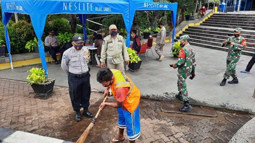Pemkot Jakbar Raup Denda Belasan Juta dari Pelanggar Prokes, Warga Cengkareng Paling Banyak Kena Sanksi