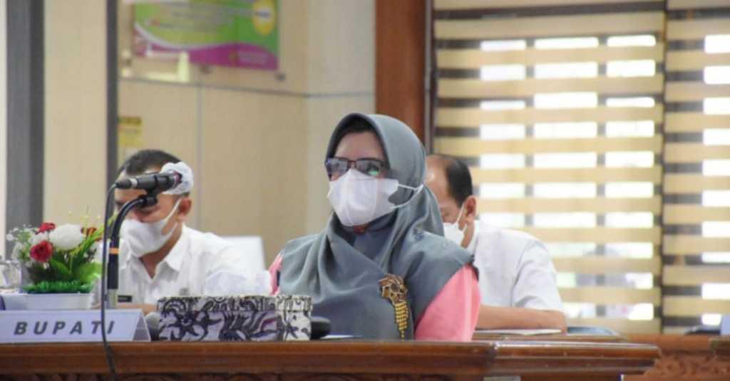 Pemkab Pekalongan Wajibkan ASN Memakai Celana Jeans Produk Lokal Setiap Jumat