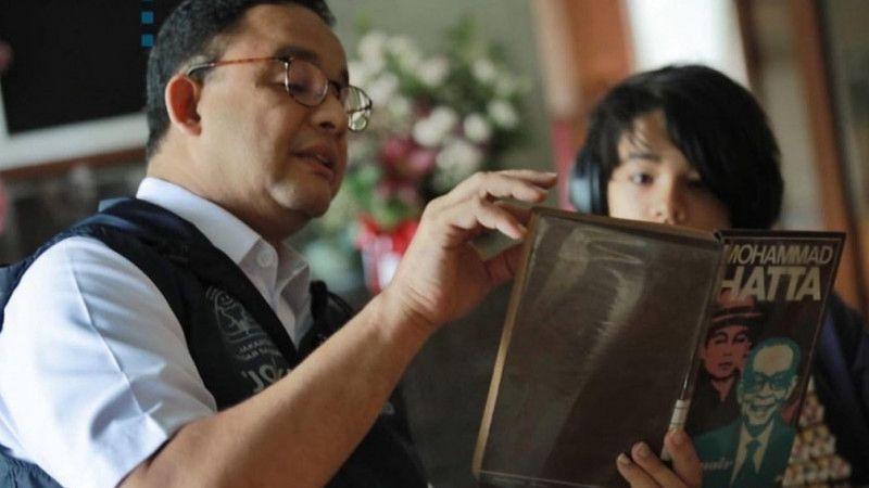 Anies Kenalkan Bung Hatta kepada Anaknya Melalui Buku Biografi