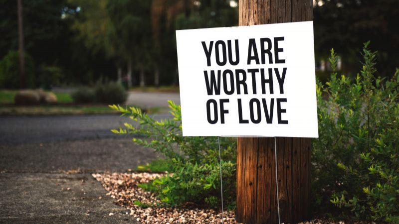 Pentingnya Mencintai Diri Sendiri Agar Hidup Bahagia, Begini Caranya