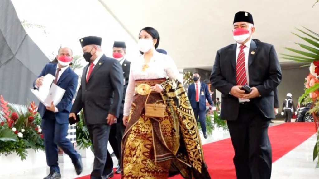 Wow! Puan Kenakan Baju Adat Payas Agung Bali, Salah Satu Pakaian Kebesaran Bangsawan Bali