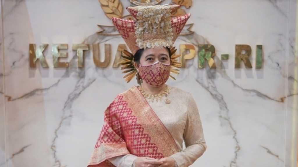 Wagub Sumbar Puji Puan Berbusana Bundo Kanduang di HUT RI: Masyarakat Minang Bangga