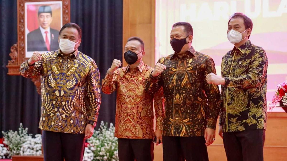 Hari Konstitusi dan Hari Lahir MPR RI, Bamsoet: Sosialisasi Empat Pilar MPR Merupakan Vaksinasi Ideologi Pancasila Kepada Masyarakat