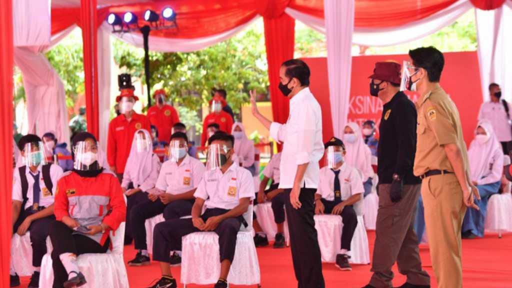 Jokowi Bicara soal Sekolah Tatap Muka: Segera Semuanya Divaksin Bisa Dilaksanakan