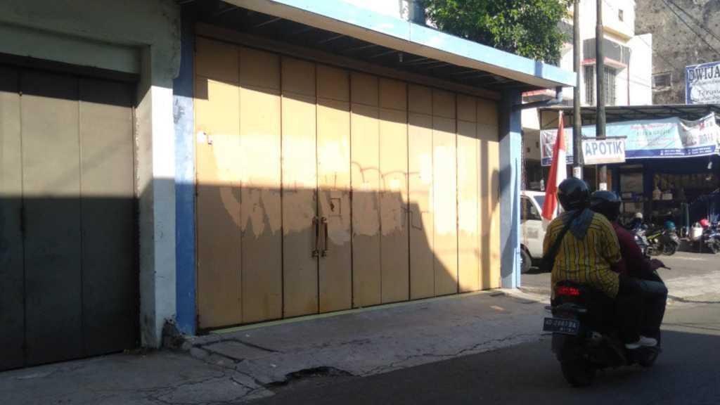 Satpol PP Solo Tindak Aksi Vandalisme Tolak PPKM, Ditutupi dengan Cat