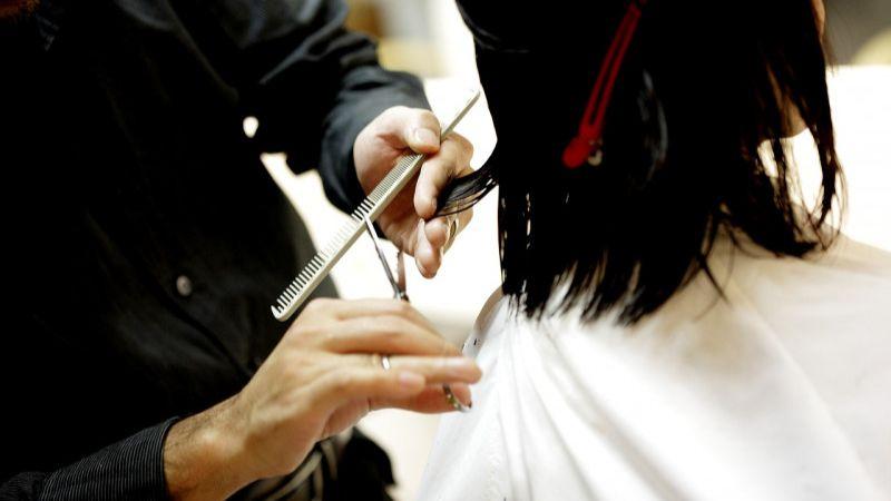 Potong Rambut Jadi Solusi Atasi Rambut Rontok