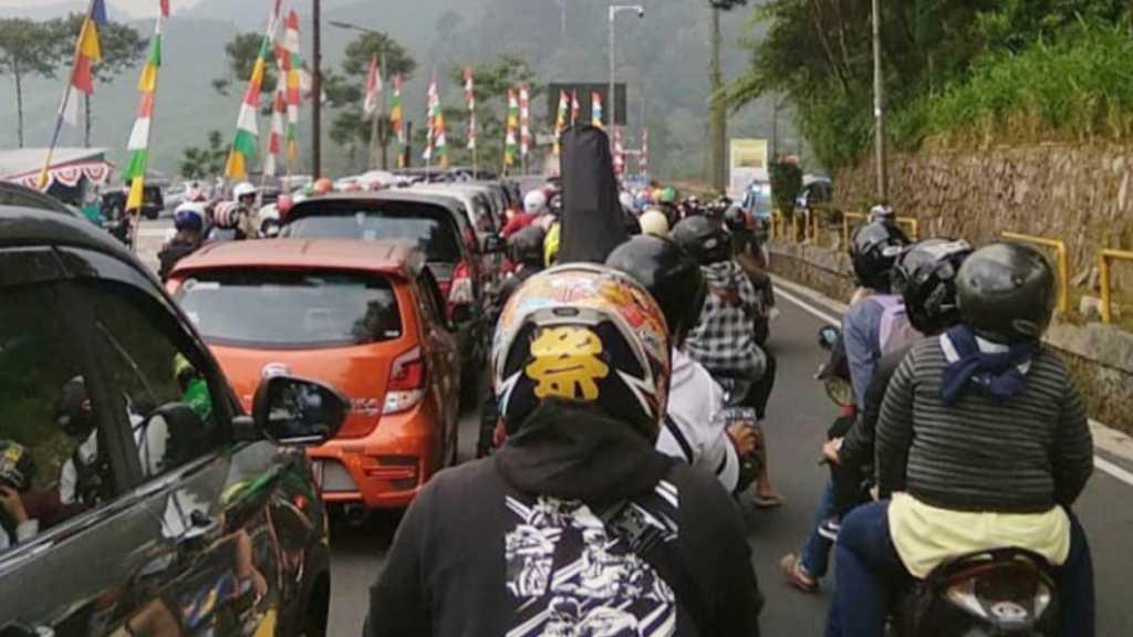 One Way Diterapkan hingga Malam untuk Atasi Kepadatan di Jalur Puncak Bogor