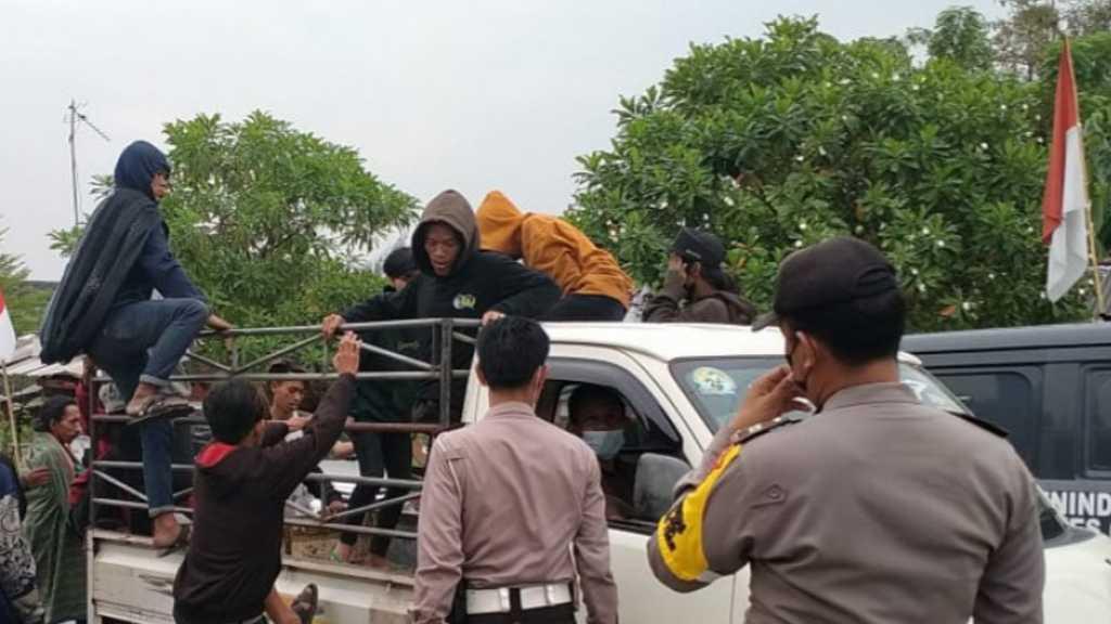Termakan Info Hoax, Belasan Bonek Jauh-jauh dari Surabaya Datangi Stadion Wibawa