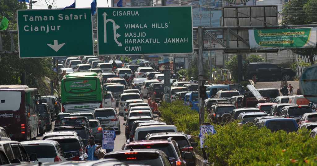 Selain Ganjil-Genap, Pengendara Menuju Puncak Wajib Sudah Divaksin