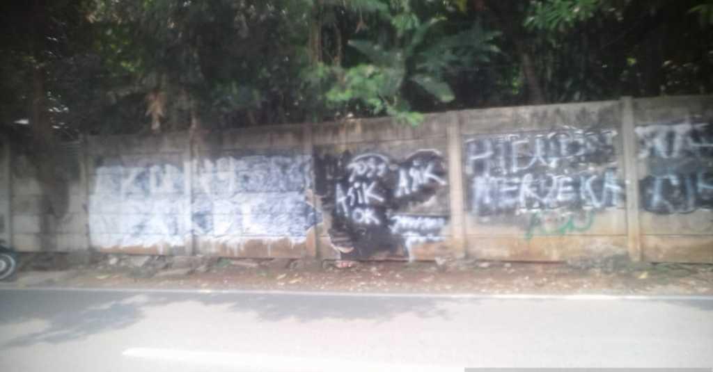Satpol PP Telusuri Pembuat Mural Mirip Presiden Jokowi di Jagakarsa