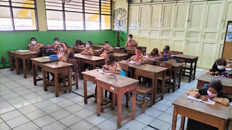 Pemkot Jakbar Imbau Siswa ke Sekolah Tidak Naik Angkutan Umum