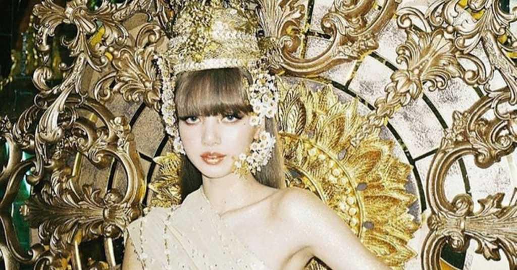 Asesoris Thailand Laris Manis Berkan Single Solo Lisa BLACKPINK