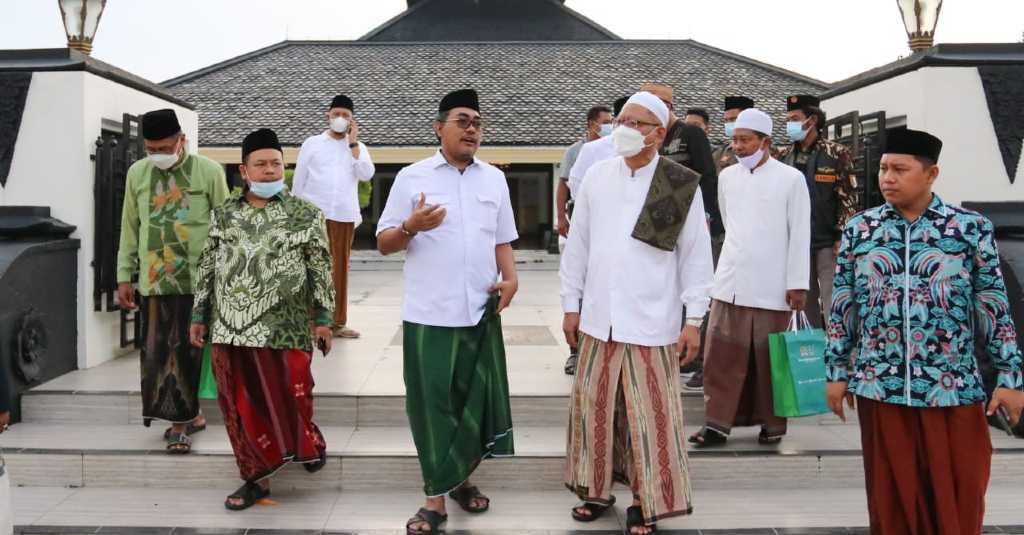 Kunjungi Makam Sunan Kalijogo dan Raden Patah, Gus Jazil: Jangan Lupakan Jasa Ulama