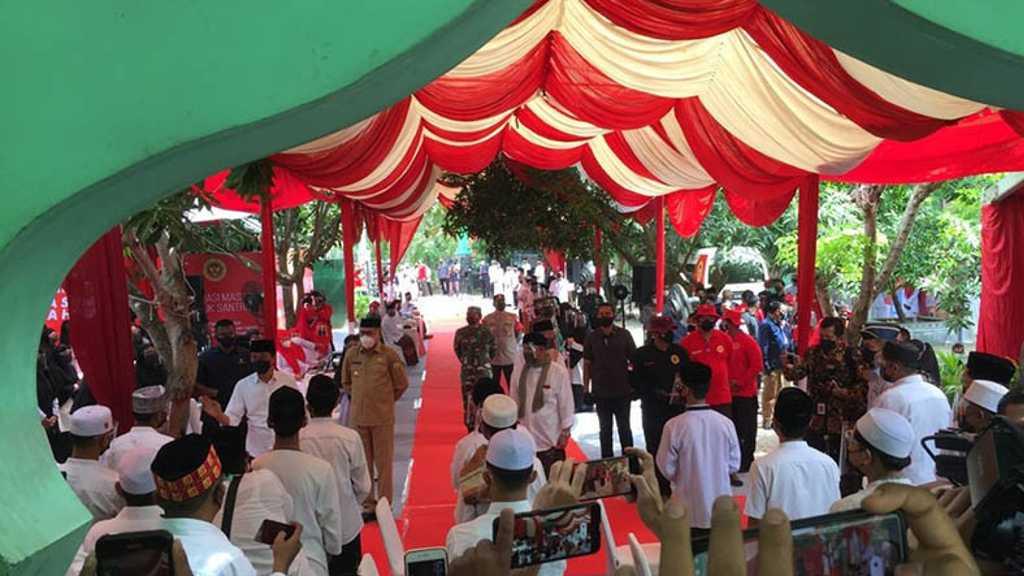 Kala Jokowi Disambut dengan Salawat Badar Saat Tiba di Aceh Besar