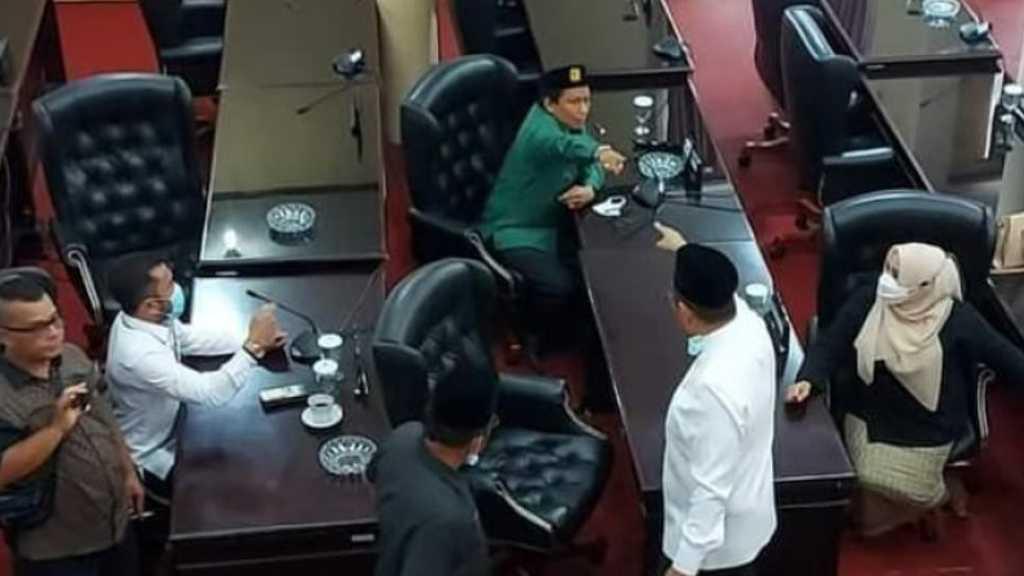 Heboh Rapat Paripurna Cekcok hingga Bupati Solok Walk Out, Ternyata Bermula dari Hal Ini