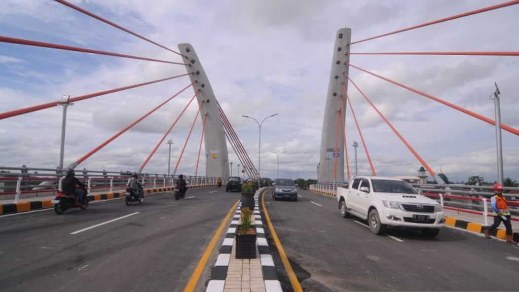 Jembatan Sei Alalak Resmi Dibuka Usai Perintah Jokowi, Ratusan Kendaraan Langsung Melintas