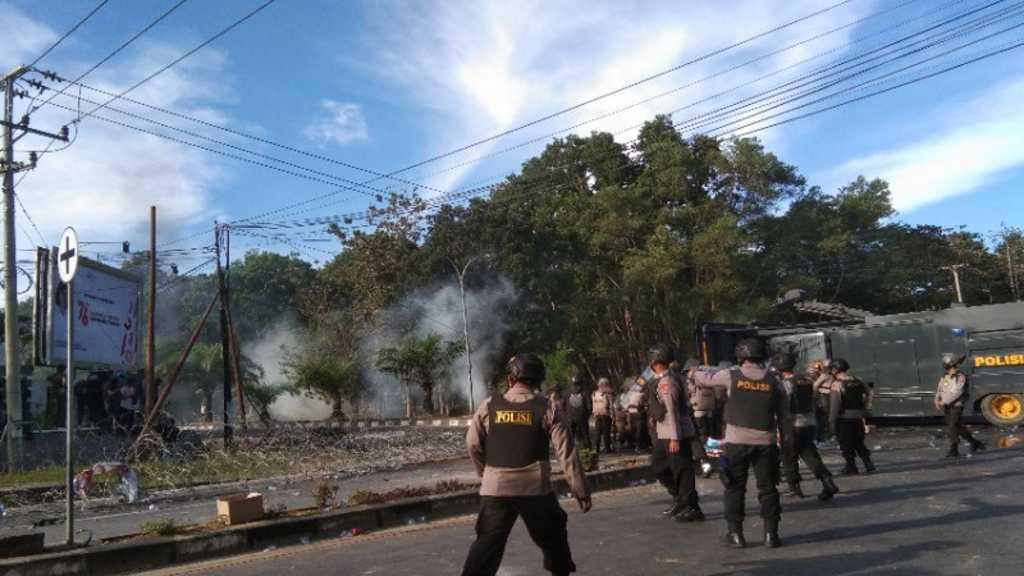 Aksi Peringatan Kematian Randi-Yusuf Berlangsung Ricuh, Ketua IMM Sultra Diamankan