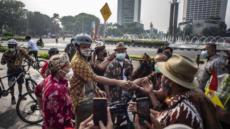 Anies Ingin Warga Jakarta Bersepeda dan Memakai Batik dalam Kehidupan Sehari-hari