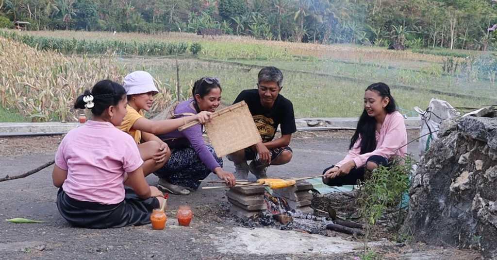 Meriahkan Panen Raya, Pemuda Desa Wisata Serang Blitar Gelar Festival Jagung Bakar