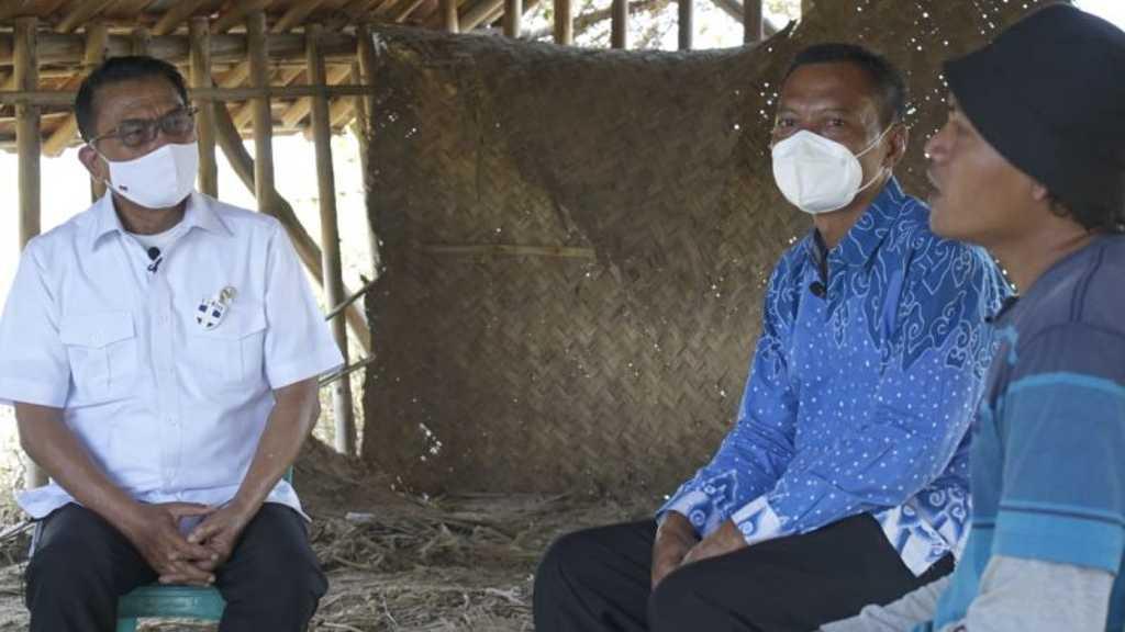 Kala Moeldoko Ngobrol Bareng Petani Garam di Cirebon: Saya Anak Petani, Jadi Tahu Persis Masalah Petani